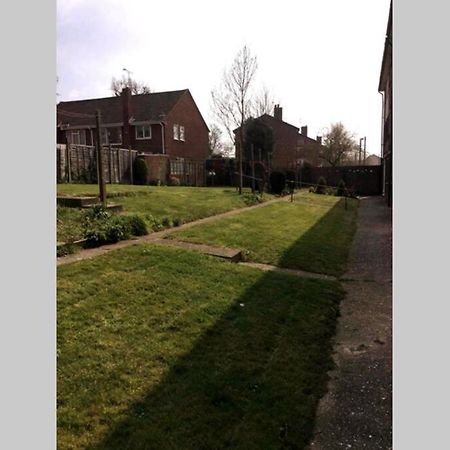 Апартаменты Spacious Ground Floor Studio Flat - Easy Access To Stansted Airport, London And Cambridge Бишопс-Стортфорд Экстерьер фото