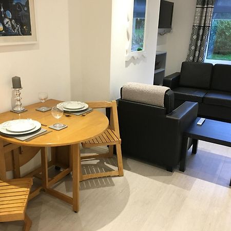 Апартаменты Spacious Ground Floor Studio Flat - Easy Access To Stansted Airport, London And Cambridge Бишопс-Стортфорд Экстерьер фото
