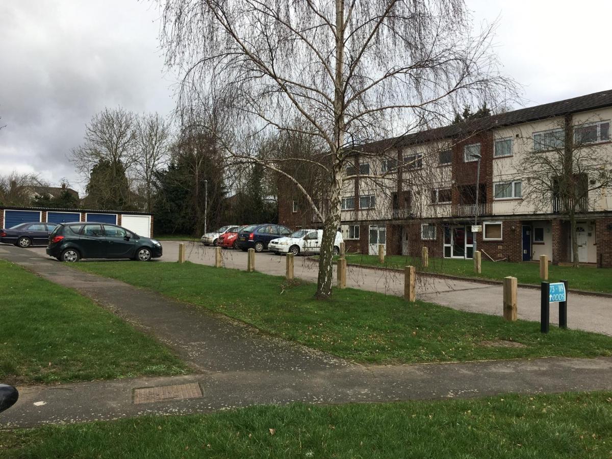 Апартаменты Spacious Ground Floor Studio Flat - Easy Access To Stansted Airport, London And Cambridge Бишопс-Стортфорд Экстерьер фото